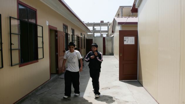 Siguen las licitaciones a dedo para obras en colegios