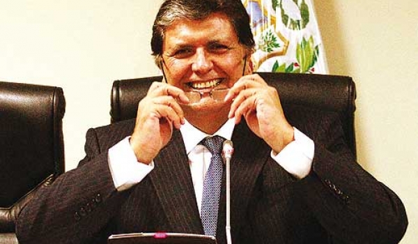 García compró en secreto armas por 3,200 millones de soles