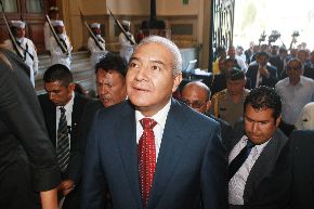 Pedraza niega irregularidades en compra de equipos de comunicación