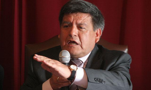 César Acuña: vídeos revelarían que usó recursos públicos para campaña electoral