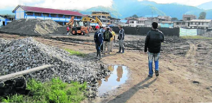 Construcción de escuela en peligro por retraso de consorcio