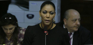 Cenaida Uribe evita confirmar relación sentimental con dueño de Punto Visual