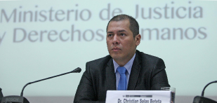 Gagó tendría injerencia directa en empresa que contrató con el Estado, estiman