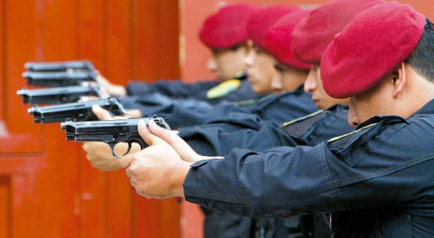 Interior no hará licitación en compra de 30 mil pistolas para la Policía