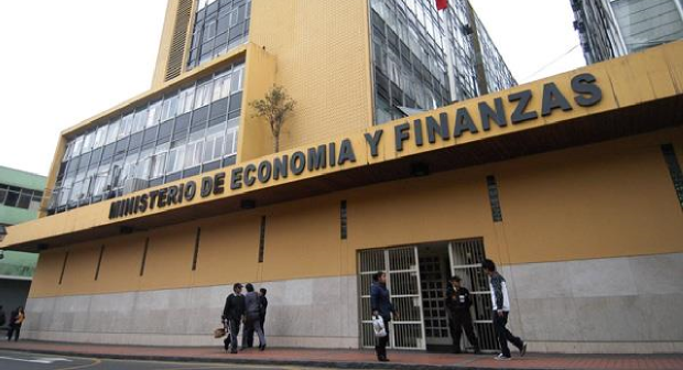 Ejecutivo gastó apenas 11 % de su presupuesto