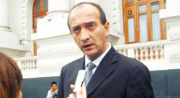 Gobierno modifica ilegalmente la Ley de Presupuesto 2015 Gobierno modifica ilegalmente la Ley de Presupuesto 2015