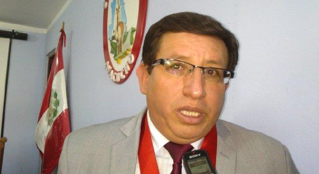Consejero Víctor Hugo Pillaca es investigado por la OSCE por contratar con el Estado