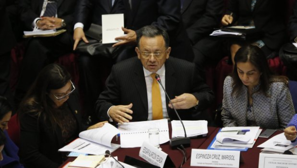 Contralor: Hay indicios de irregularidades en la compra de patrulleros