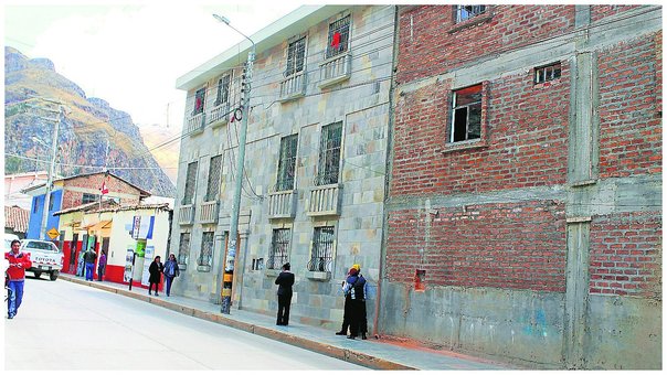 Cuatro trabajadores del Gobierno Regional de Huancavelica irían 9 meses a la cárcel