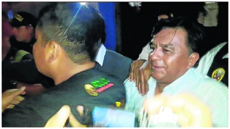 Chincha: Alcalde es arrestado luego de ser descubierto recibiendo presunta coima en efectivo