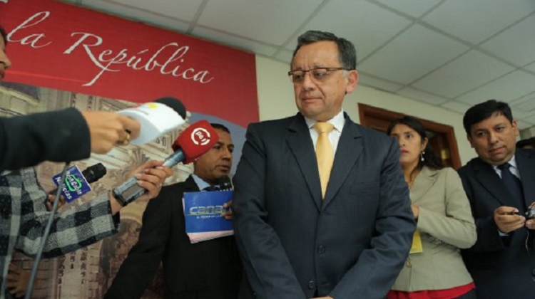 Computadoras compradas por Congreso cuestan S/ 1,800 más que en el mercado
