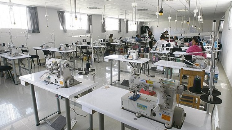 Consejo Regional detecta fraccionamiento en compra de 350 máquinas de coser