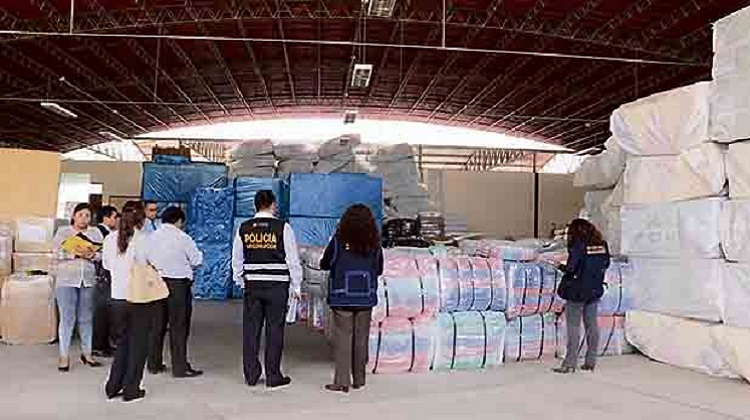 Piden las cabezas de implicados en compra de diez mil frazadas