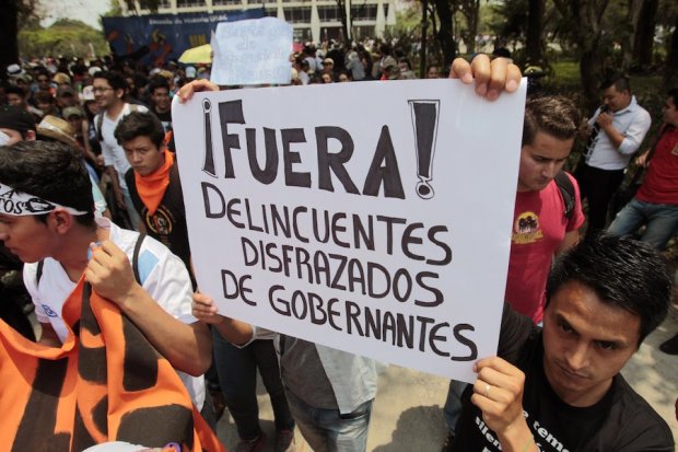 Poder y Corrupción, Alberto Adrianzén