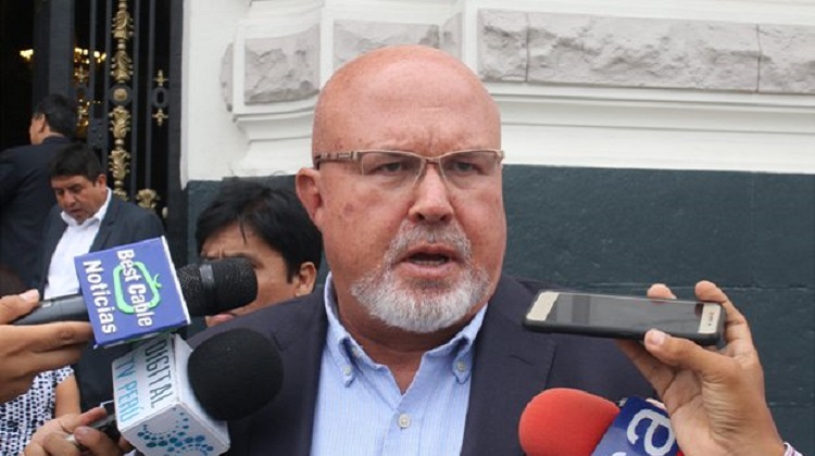 Bruce instó a empresarios a apoyar lucha anticorrupción en la reconstrucción