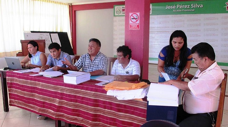 Juanjuí: Comité de selección de obra pública suspende sesión de licitación