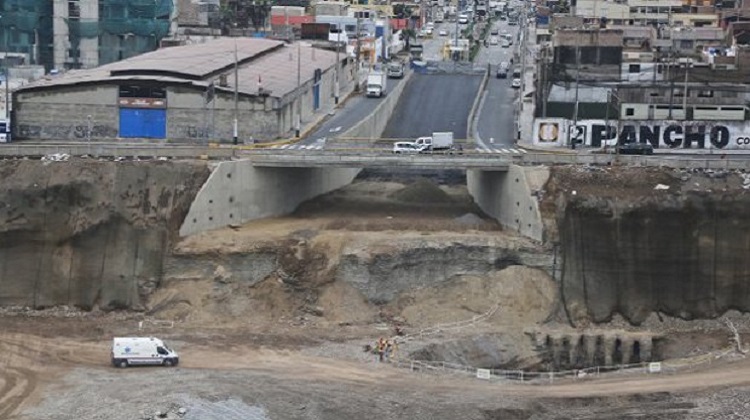 Investigan a 18 funcionarios chalacos por sobornos en Costa Verde
