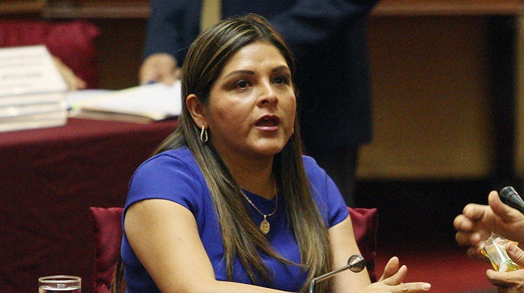 Contralor no fue investigado porque subcomisión carecía de competencia