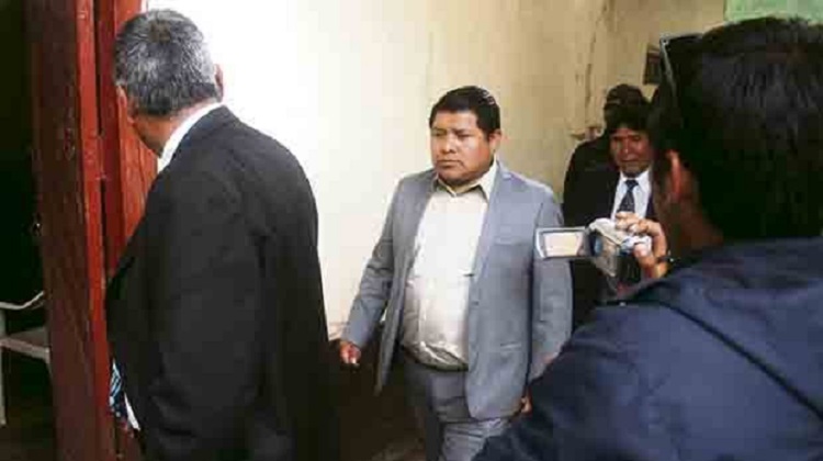 Funcionario de Luque conducía auto de empresa que licitaba con la Región