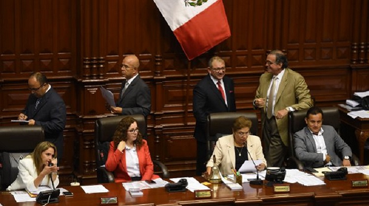 Control Interno del Congreso concluye que compra de 980 computadoras era injustificada e ilegal