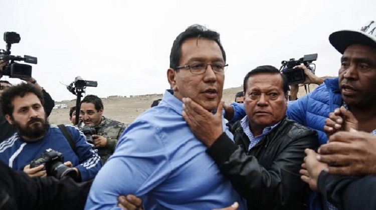 Investigarán compra de casa de Félix Moreno y esposa en efectivo