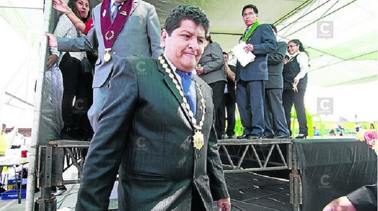 Tercer pedido de vacancia contra alcalde de Paucarpata Luis Cornejo