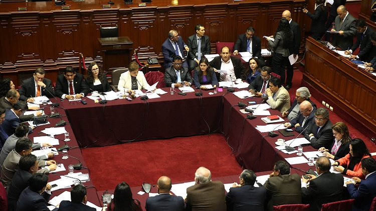 Edgar Alarcón: Congreso aprueba removerlo del cargo de contralor (ampl.)