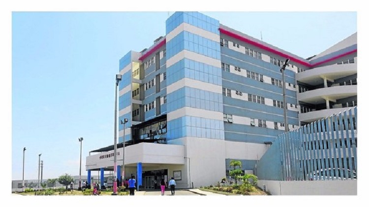 Discuten situación del Hospital Regional de Tumbes