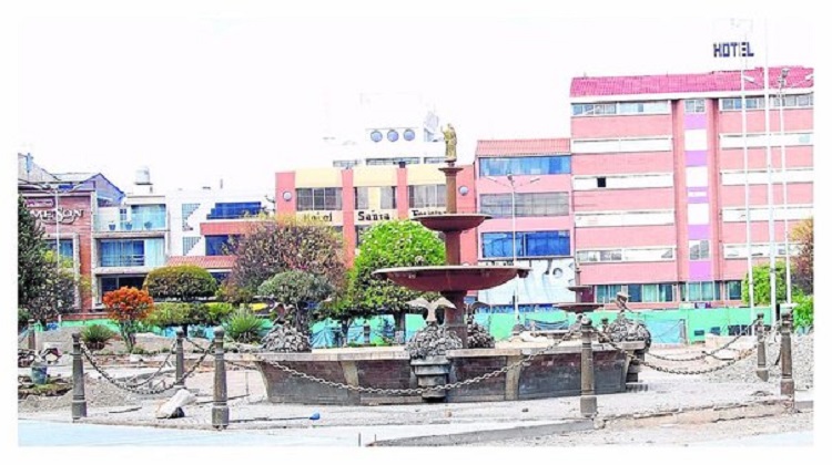 Municipalidad de Huancayo interviene plaza por excesiva demora en obra