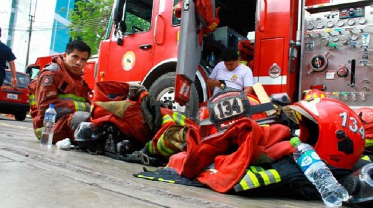 Municipalidad de Lima negó haber cancelado la compra de camiones para los Bomberos