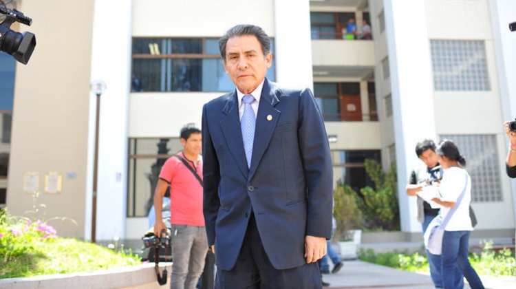 Piden reparación de S/ 1 millón 500 mil a exrector de la UNSA Valdemar Medina