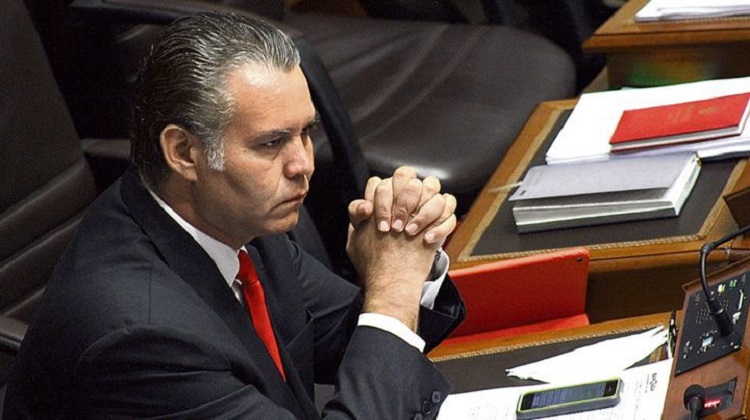 Fujimorista Víctor Albrecht enfrenta otra denuncia por colusión