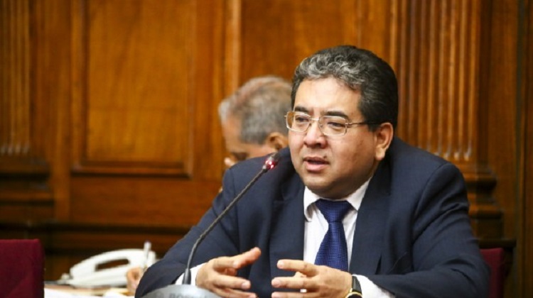 Shack dice que encontró “corrupción” y “desorden” en la contraloría
