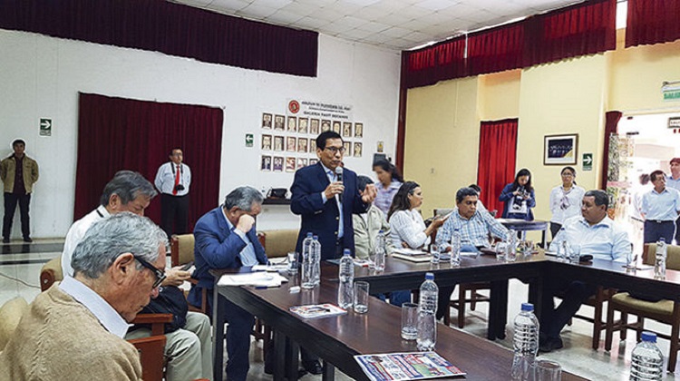 Hernández: Nosotros seremos los responsables de obras mal ejecutadas en reconstrucción