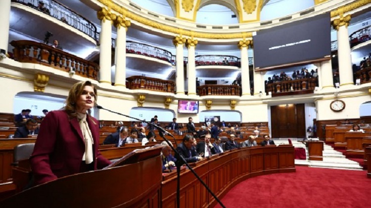 Aráoz dice que 87 funcionarios saldrán del Estado por “muerte civil”