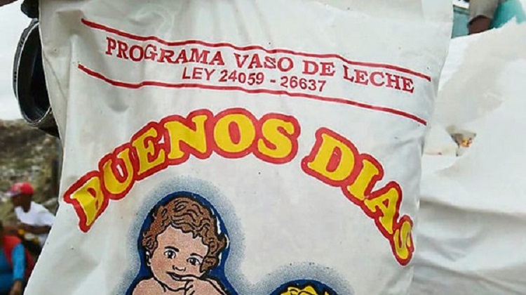 Entierran una tonelada de avena del vaso de leche tras cumplirse fecha de vencimiento