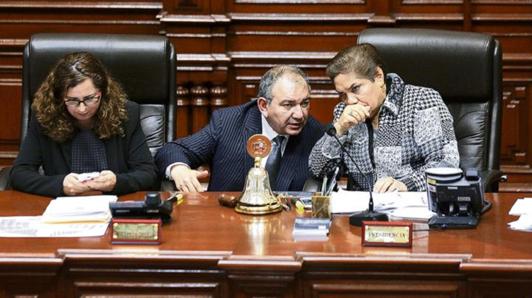 José Cevasco es investigado por mala compra de computadoras