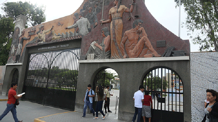 UNT: sentencian a cuatro funcionarios por corrupción