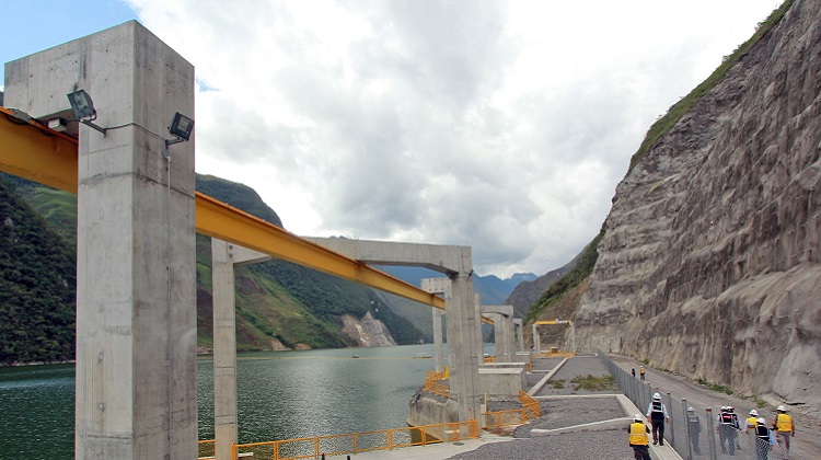 AFIN: debemos luchar contra la corrupción sin detener grandes obras