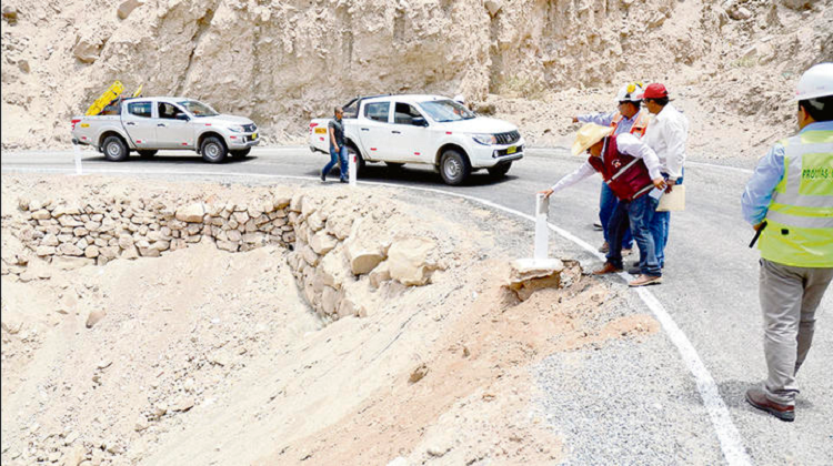 Arequipa: Otra carretera del Club de la Construcción se cae a pedazos
