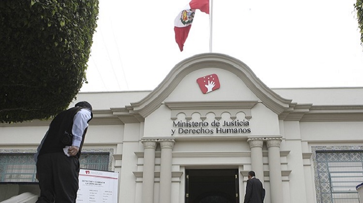 Aprueban Plan nacional contra el lavado de activos
