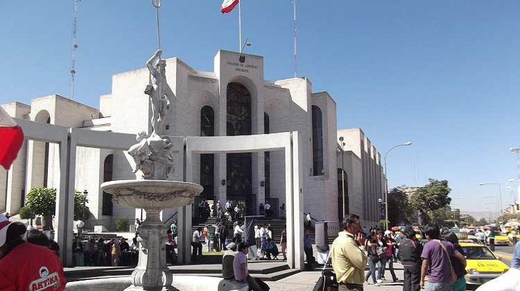 Arequipa: piden cárcel para tres exfuncionarios de Candia