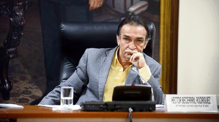 Alcalde denuncia a Héctor Becerril de tráfico de influencias
