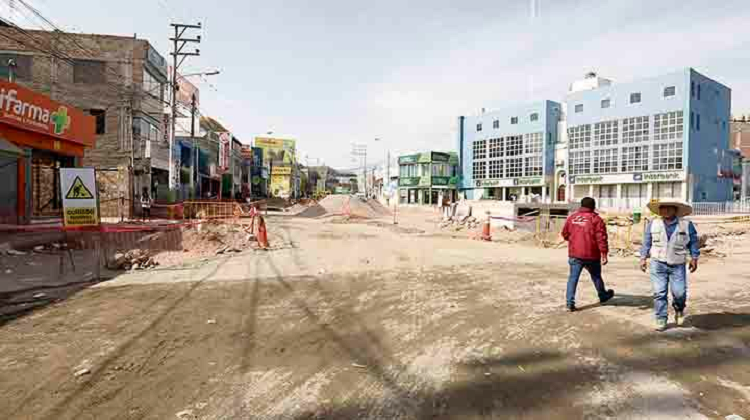 Arequipa: Profesionales inhabilitados construyen intercambio Los Bomberos