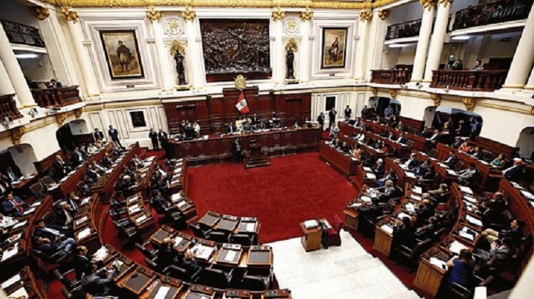 Compras “sobrevaloradas” en el Congreso
