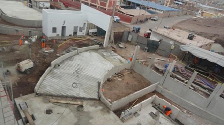 Contraloría advierte riesgos en obras de tres hospitales de Arequipa