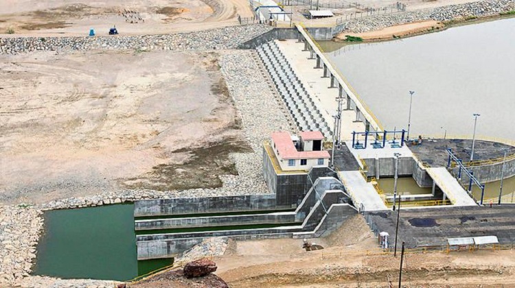 Ejecutivo aprobó reglamento de ley que reemplaza al DU 003 y reactivará sector construcción