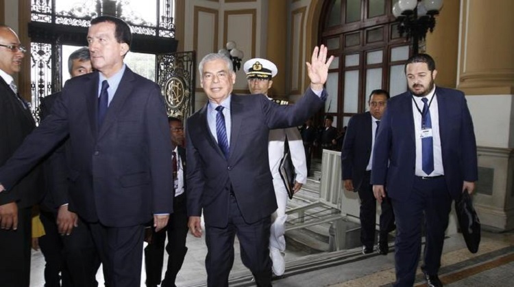 Villanueva: “Proponemos perfeccionar la Ley de Contrataciones del Estado”