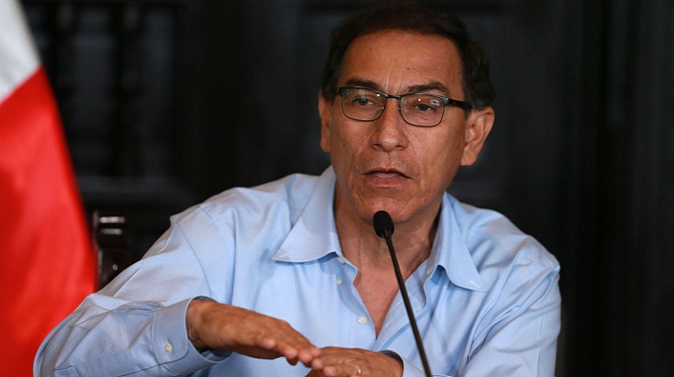 Vizcarra insta a reducir “gastos superfluos” en entidades del Estado