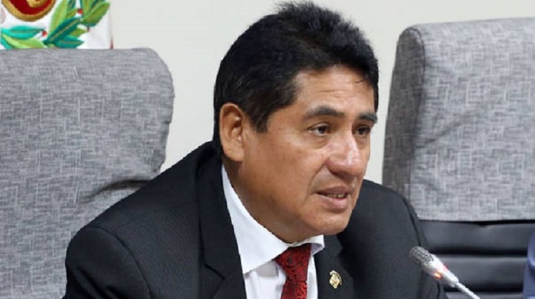 Congresista de FP fue vinculado en pedido de prebendas por alcaldesa de Pacarán